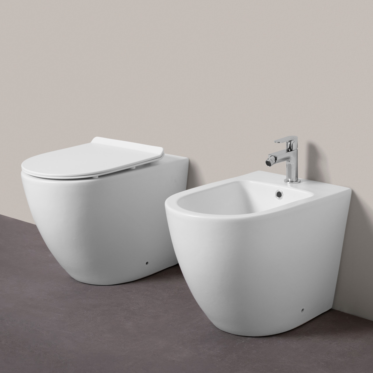 Sanitari filomuro bianco opaco rimless con copriwc soft close