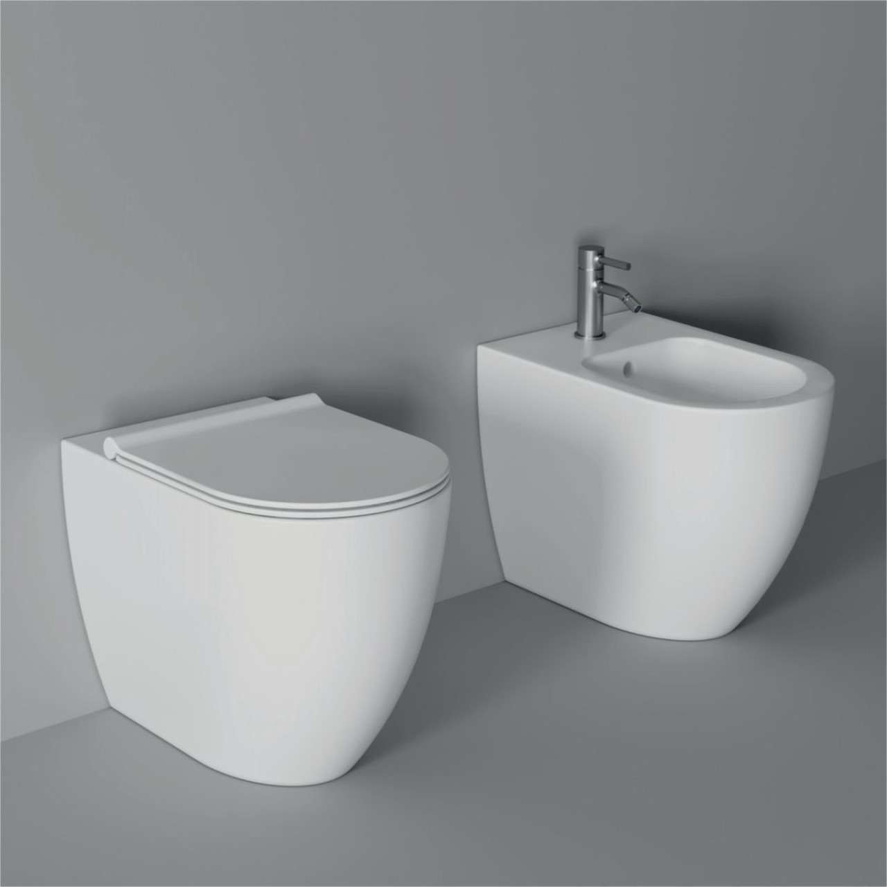 Sanitari filomuro Alice Ceramica bianco opaco con sedile slim | Form