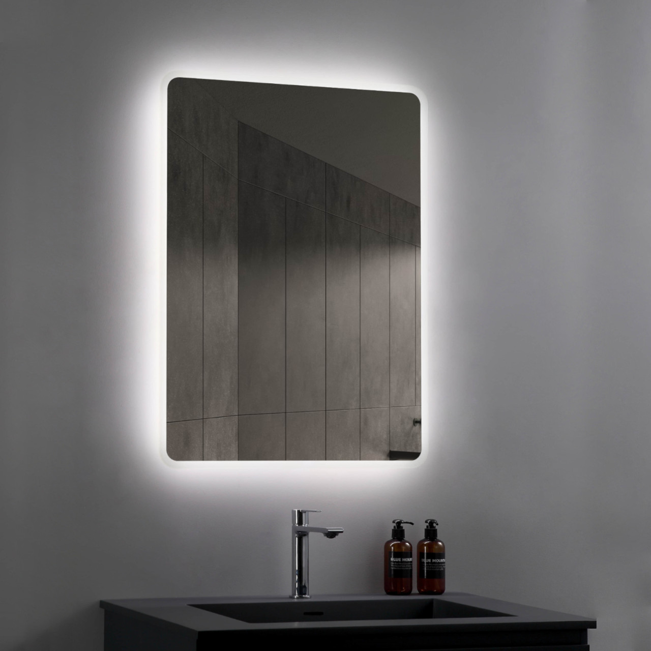 OFFERTA, SPECCHIO RETROILLUMINATO LED 70X90 CM CON ACCENSIONE TOUCH E  BORDO SATINATO