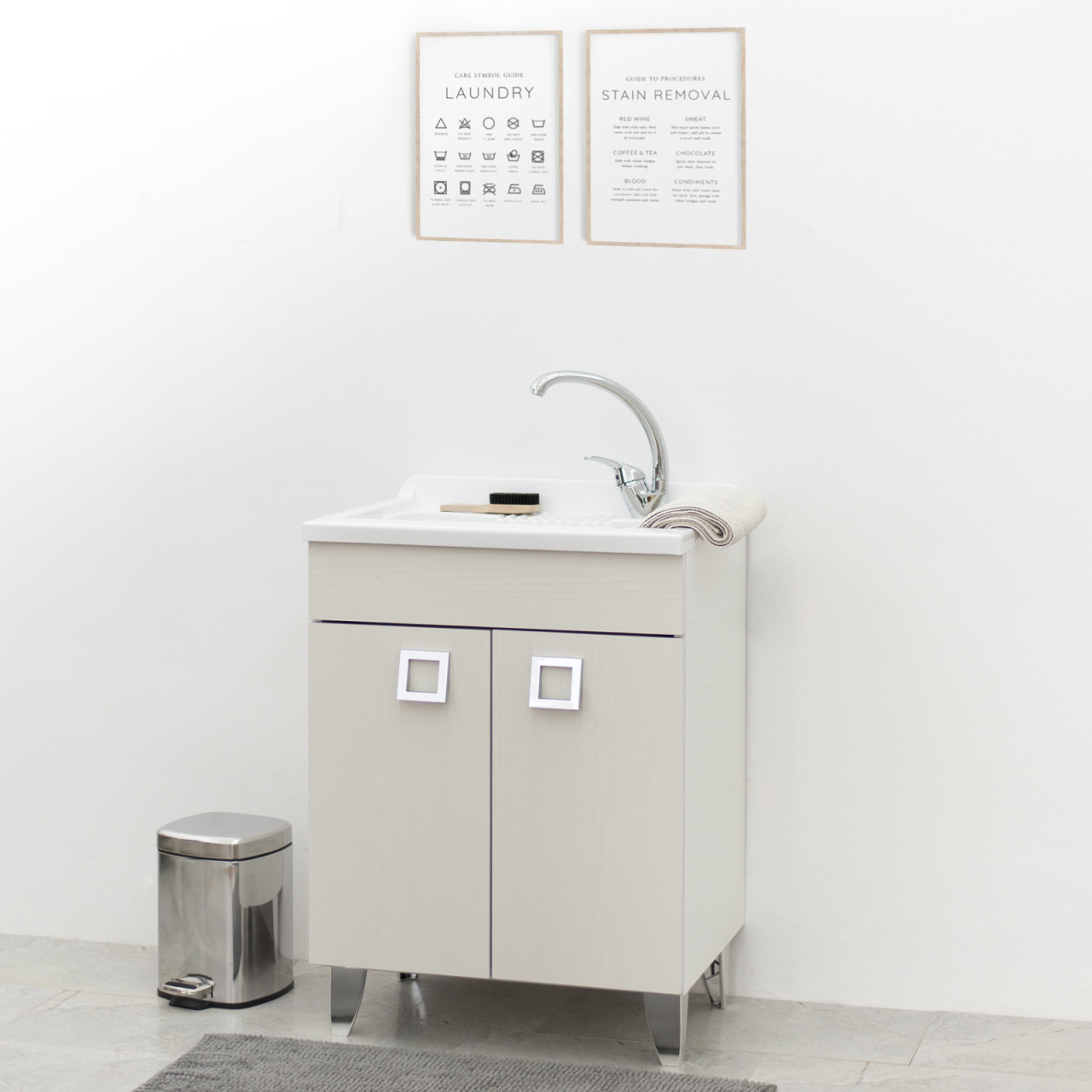 Mobile lavatoio 60x50 cm bianco venato con vasca in polipropilene e asse lavapanni